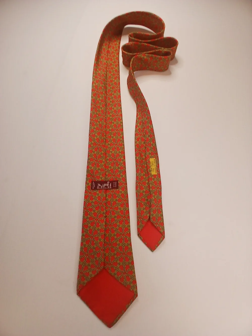 Vintage Hermes Paris 7581 SA Red with Interlocking Gold Horseshoe Chain France.